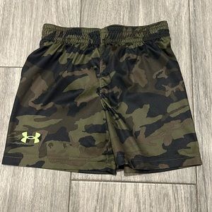 Under Armour Camouflage 2T shorts